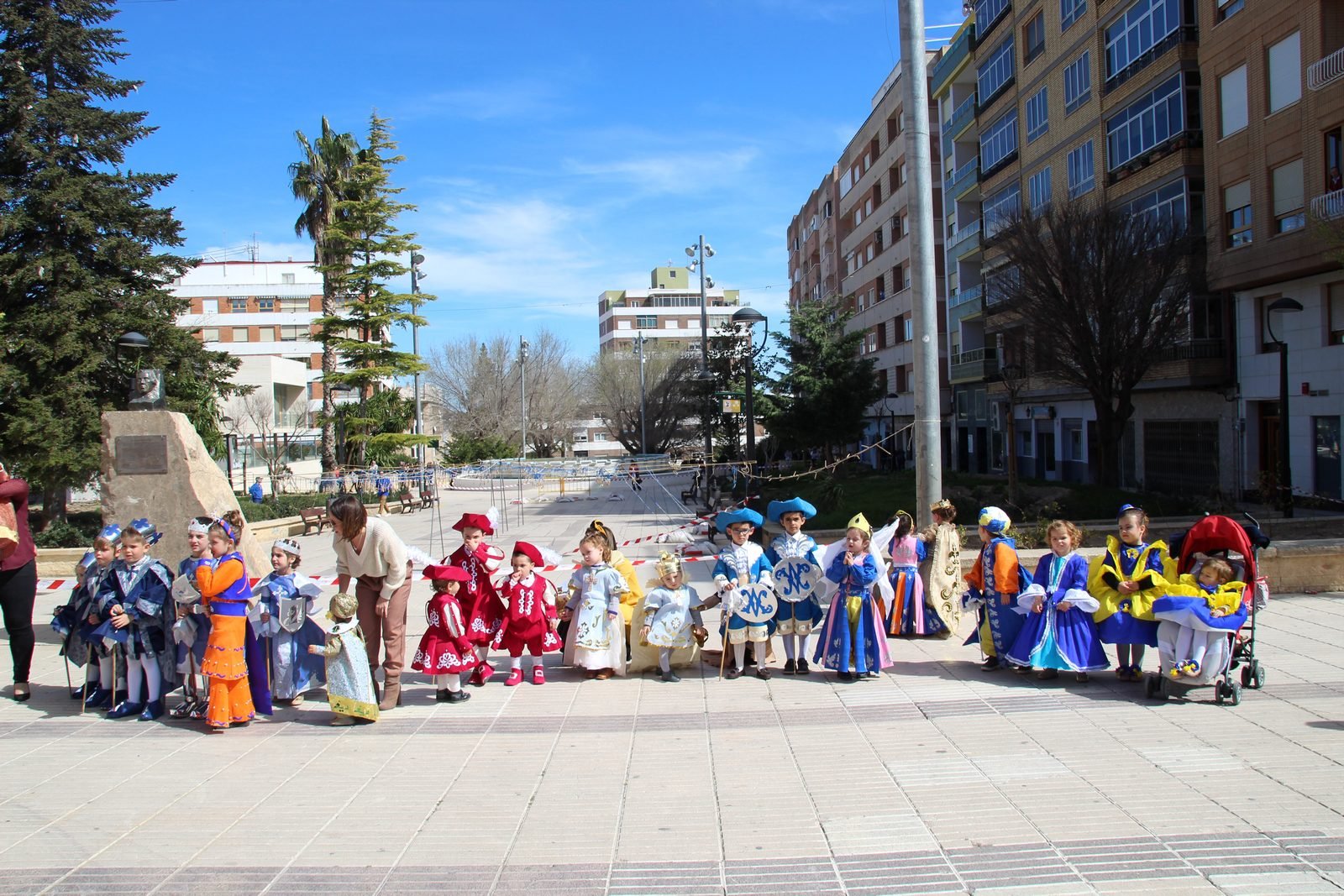 EN RELACIÓN AL DESFILE INFANTIL DE TRABUCO DE PETARDOS